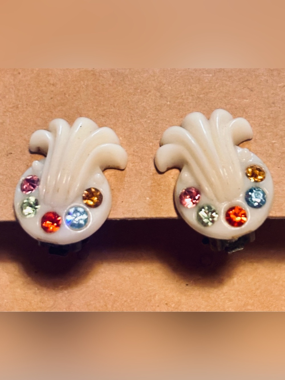 VTG 1950s Lucite Rhinestone Earrings